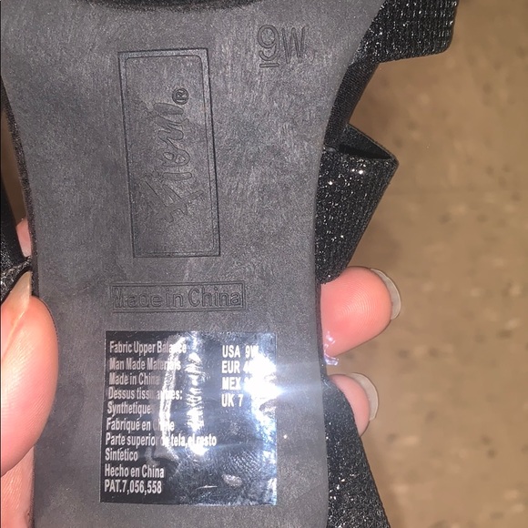 Fioni black size 9w heels - Picture 4 of 5